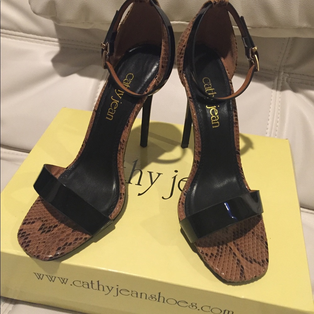 Cathy Jean Heels practically NEW