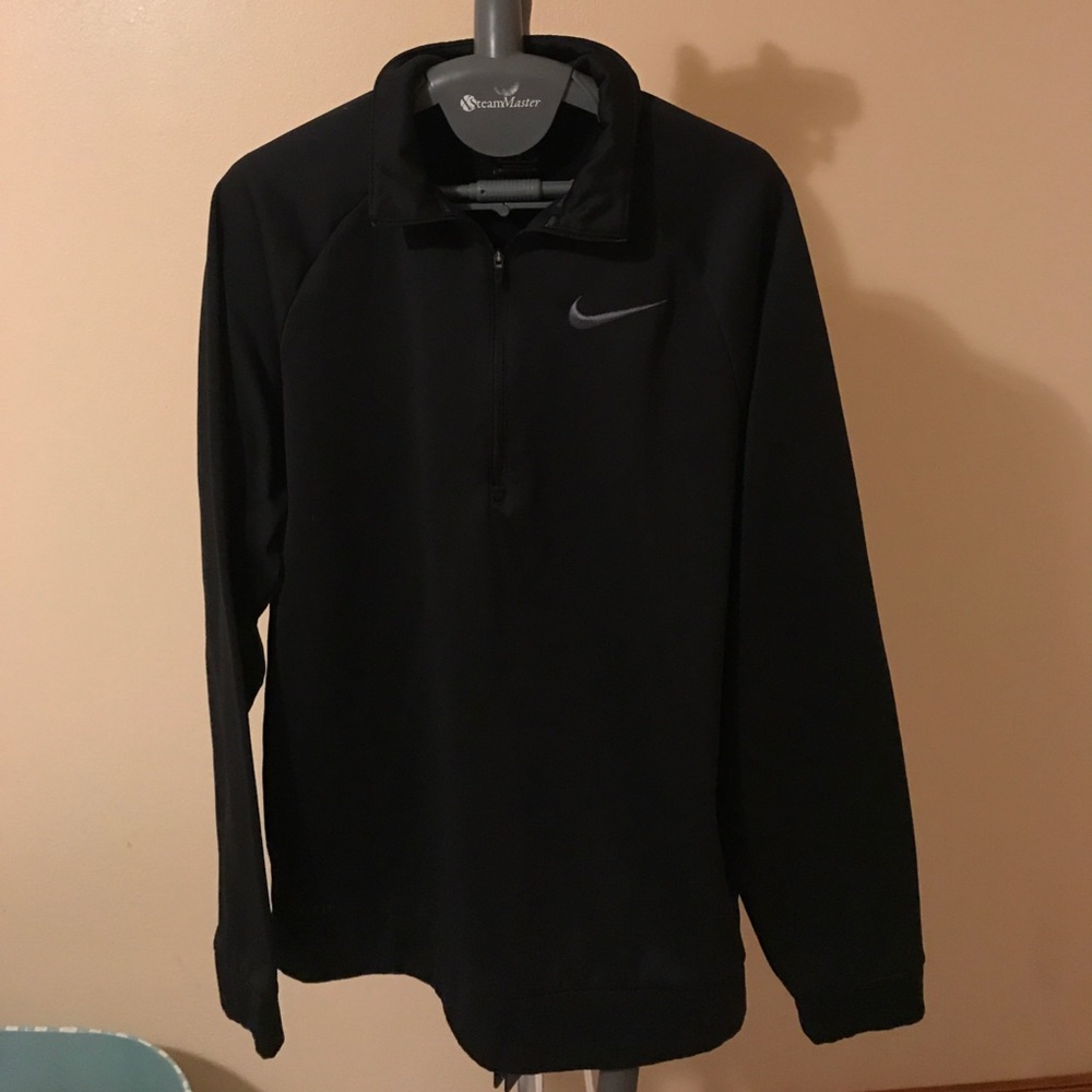 Men's black Nike half zip up