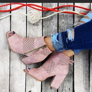 🔥Blush Peep Toe Fall Bootie 🔥
