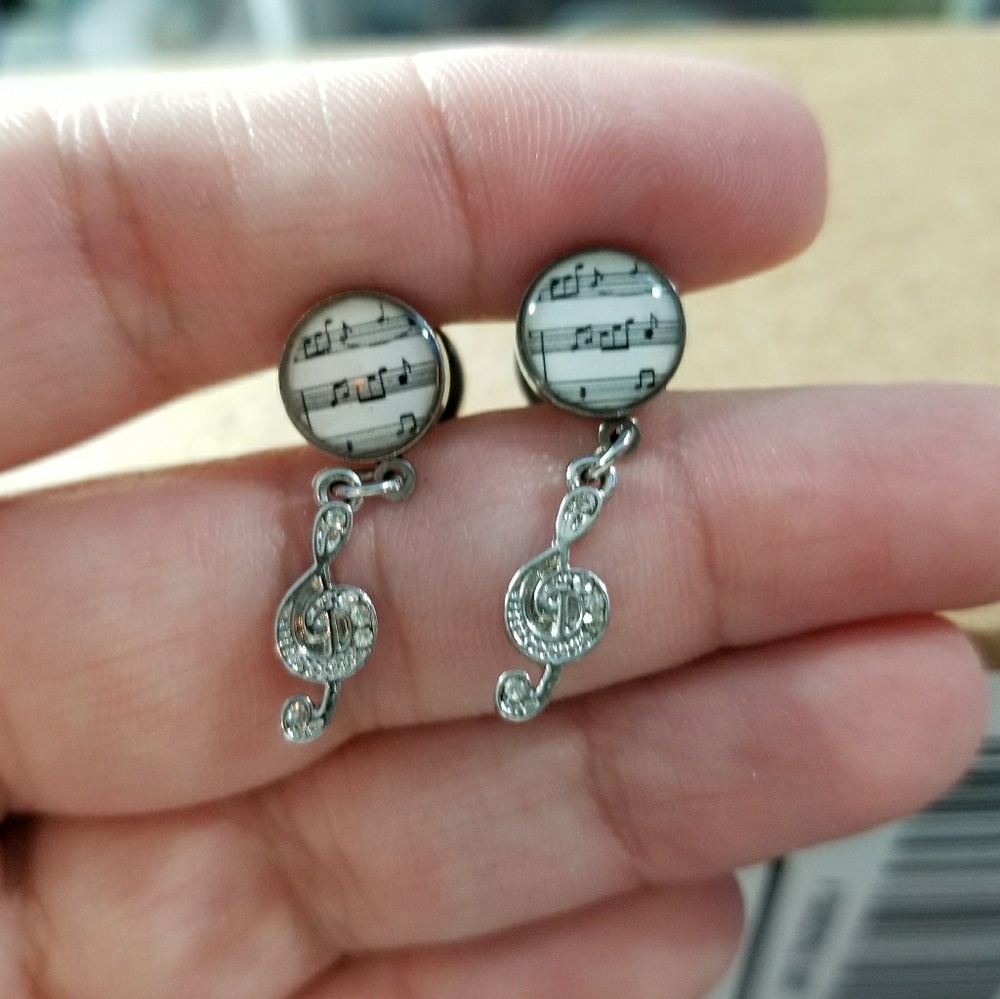 Dangley music note plug 2g