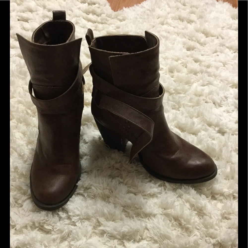 Brown faux leather ankle boot