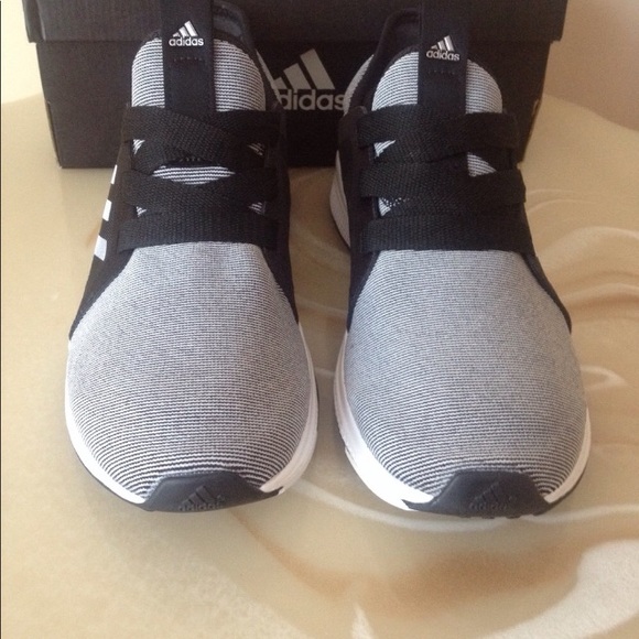 NIB women's ADIDAS shoes - Picture 3 of 8