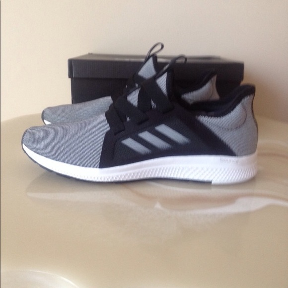 NIB women's ADIDAS shoes - Picture 4 of 8