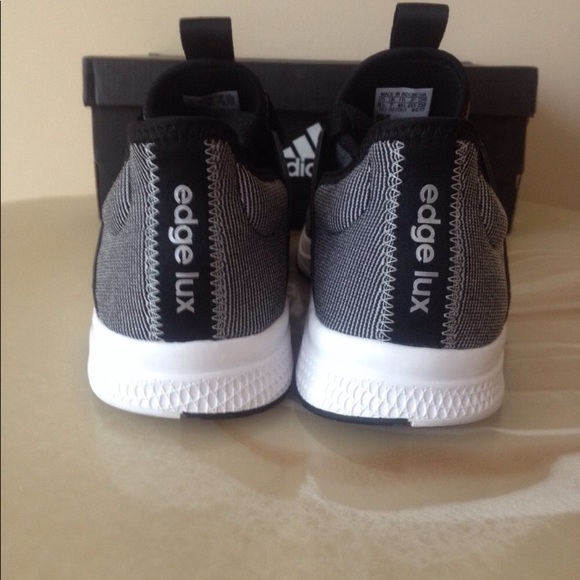 NIB women's ADIDAS shoes - Picture 5 of 8