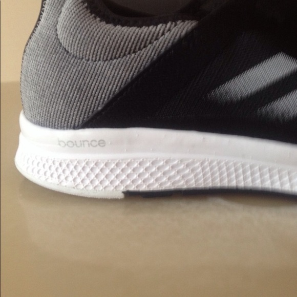 NIB women's ADIDAS shoes - Picture 7 of 8