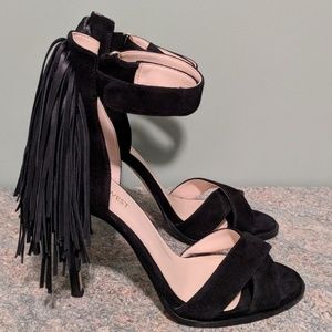 Nine West NEVER WORN Black Pumps with Tassels!