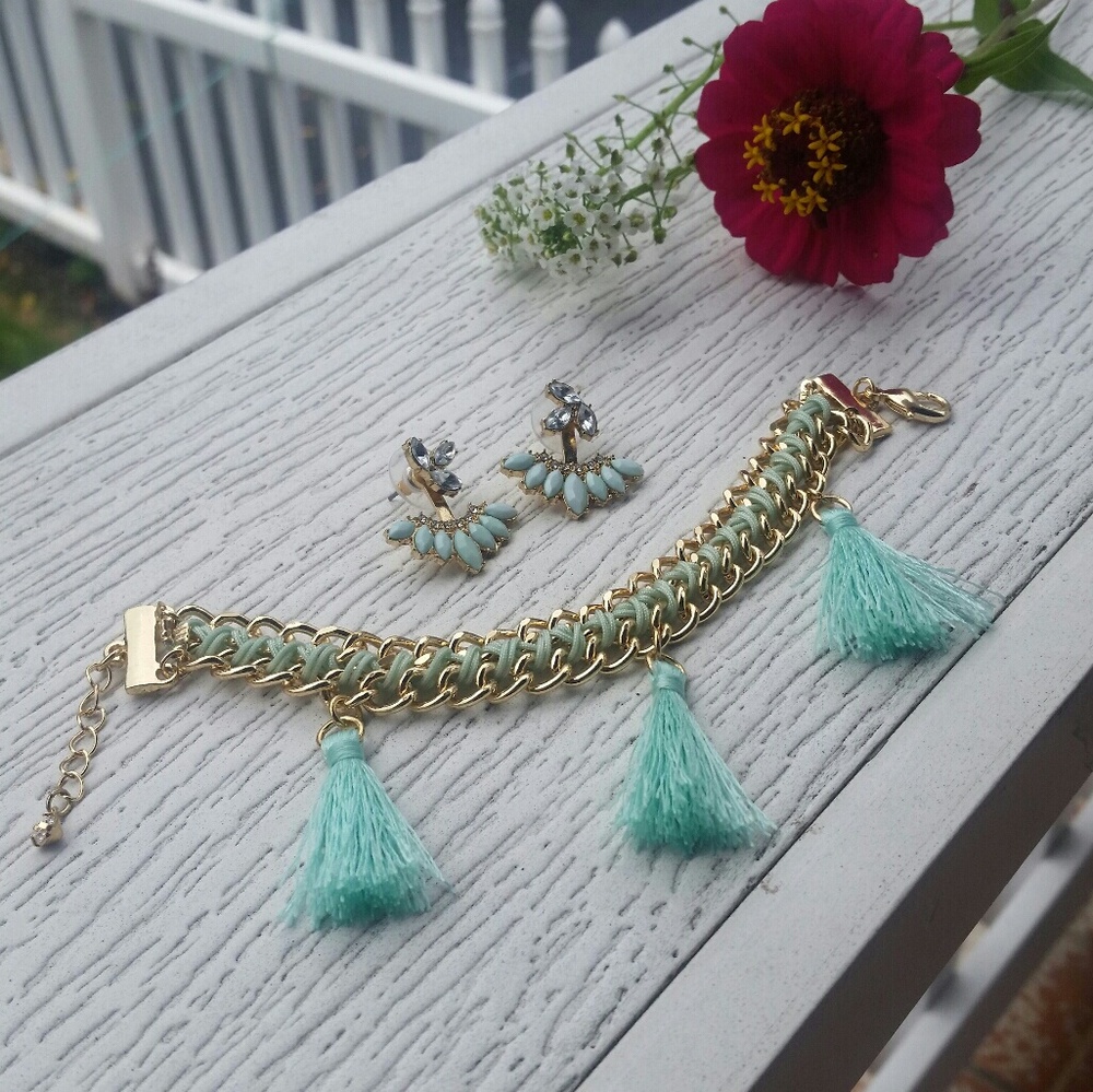 Earings and bracelet