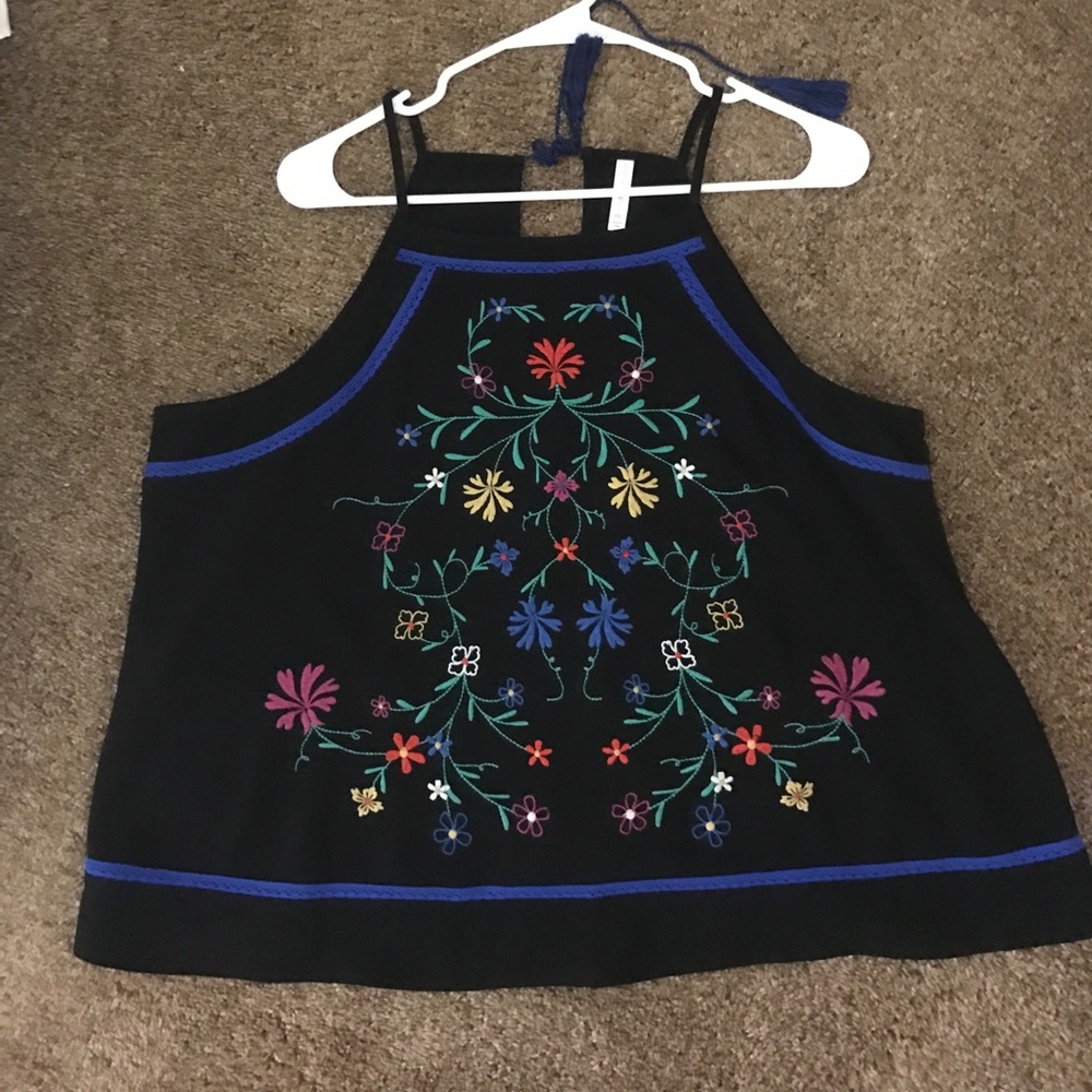 Xhilaration embroidered tank