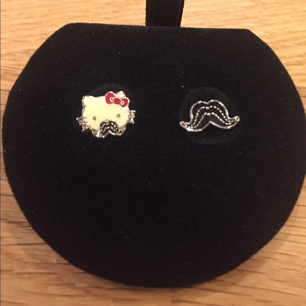 Hello kitty mustache earrings - Picture 2 of 2