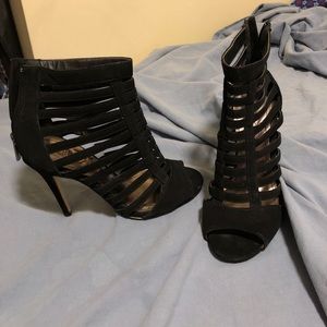 ✨NEED GONE✨Swede Strap black heel booties