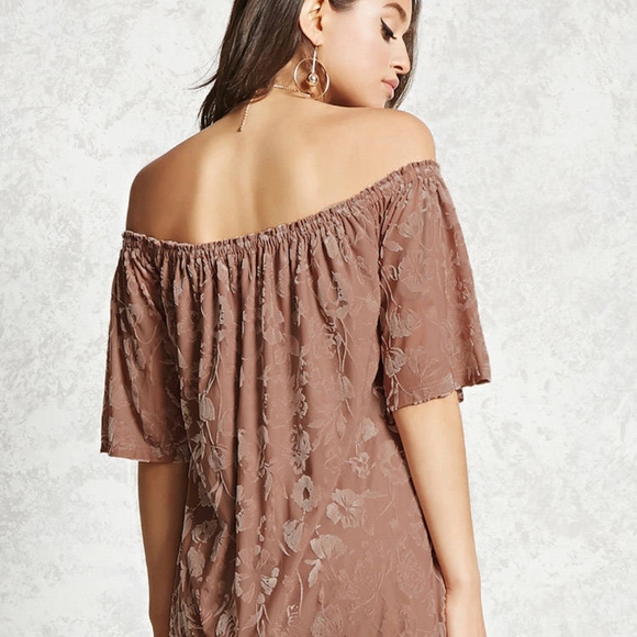 Off-the-shoulder dress - Picture 2 of 3