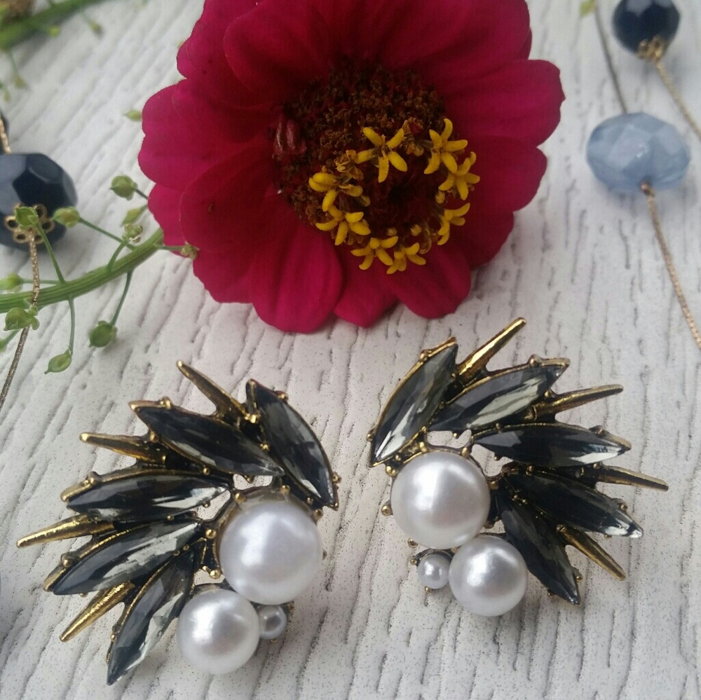 Kate spade earings and necklace