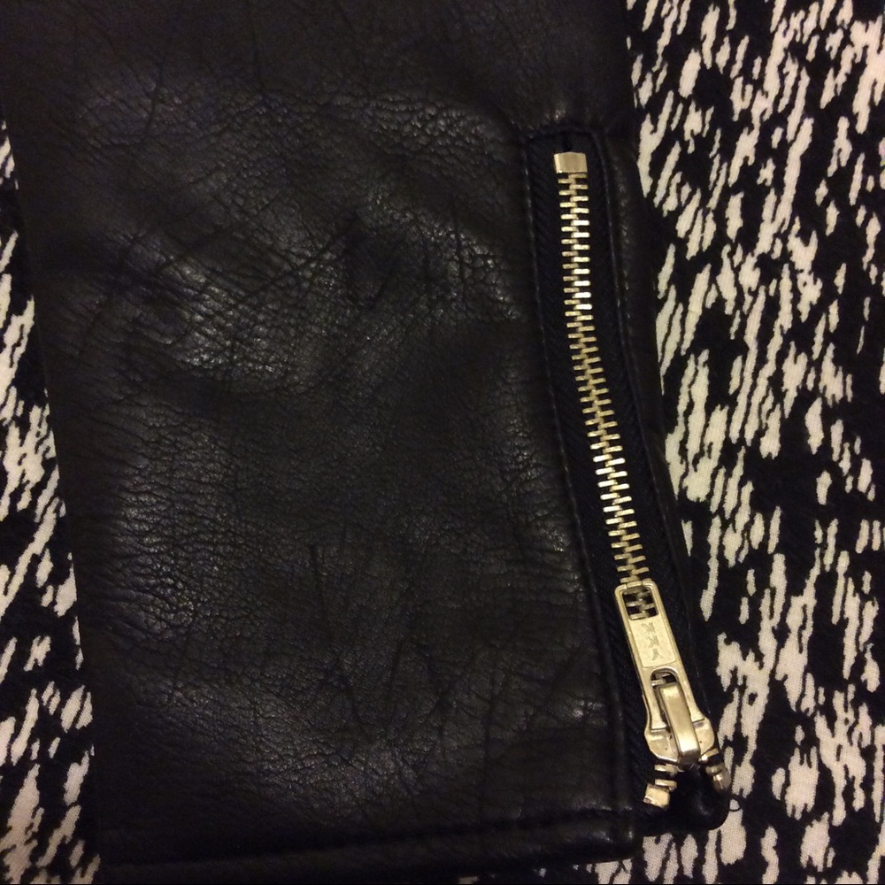 SOLD OUT - Picture 7 of 8