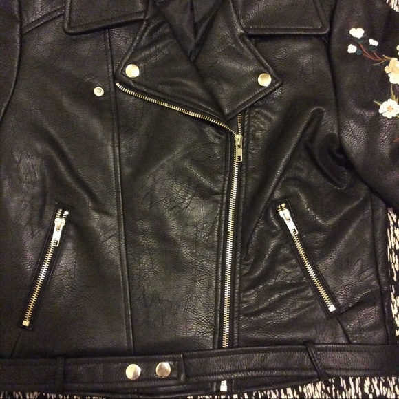 SOLD OUT - Picture 6 of 8