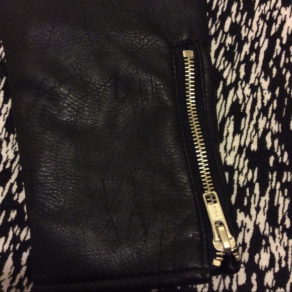 SOLD OUT - Picture 7 of 8