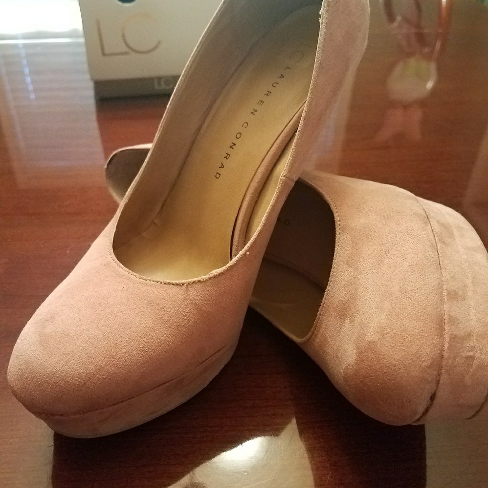Lauren Conrad Mauve/Pale Pink Suede Platform Pumps