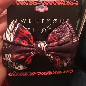 21 pilots hair bow