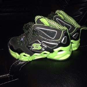 Little boys sz 13 the air-maxing kid by Skechers