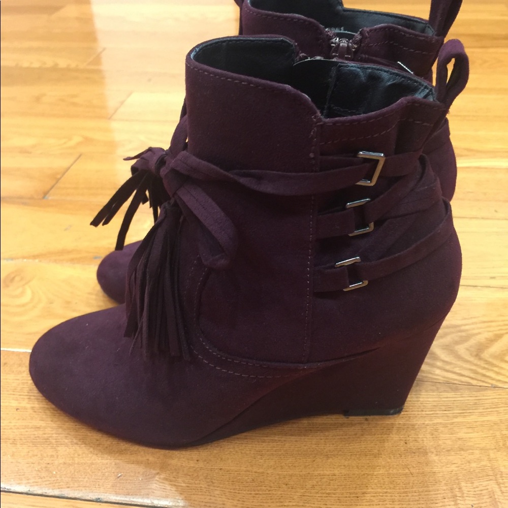 Brand New! Westina tie wedge booties, size 6
