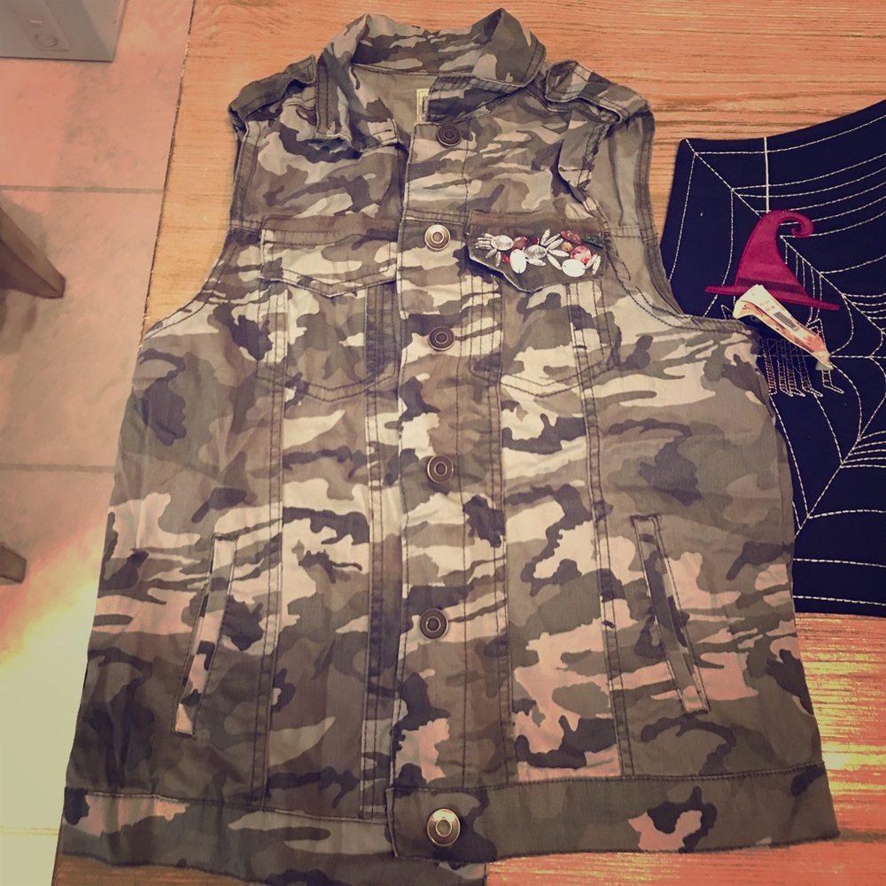 Army Green Camo Vest NWT