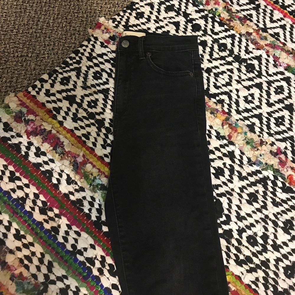 High Rise Crop Jean