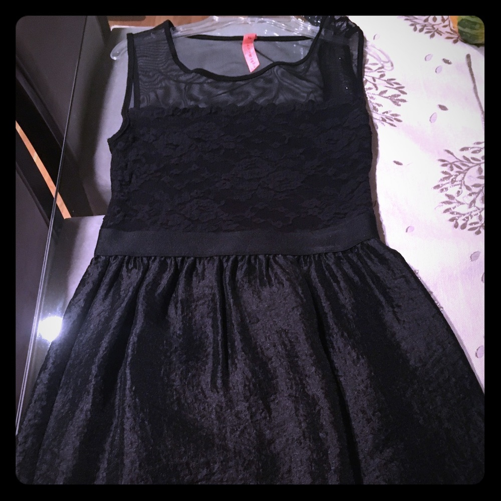 Black XS dress