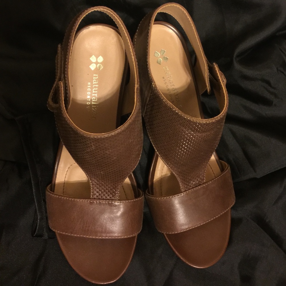 Naturalizer N5 Contour wedge sandals. Size 9.