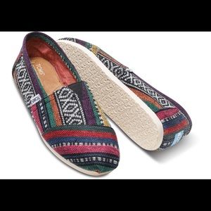 TOMS Classics