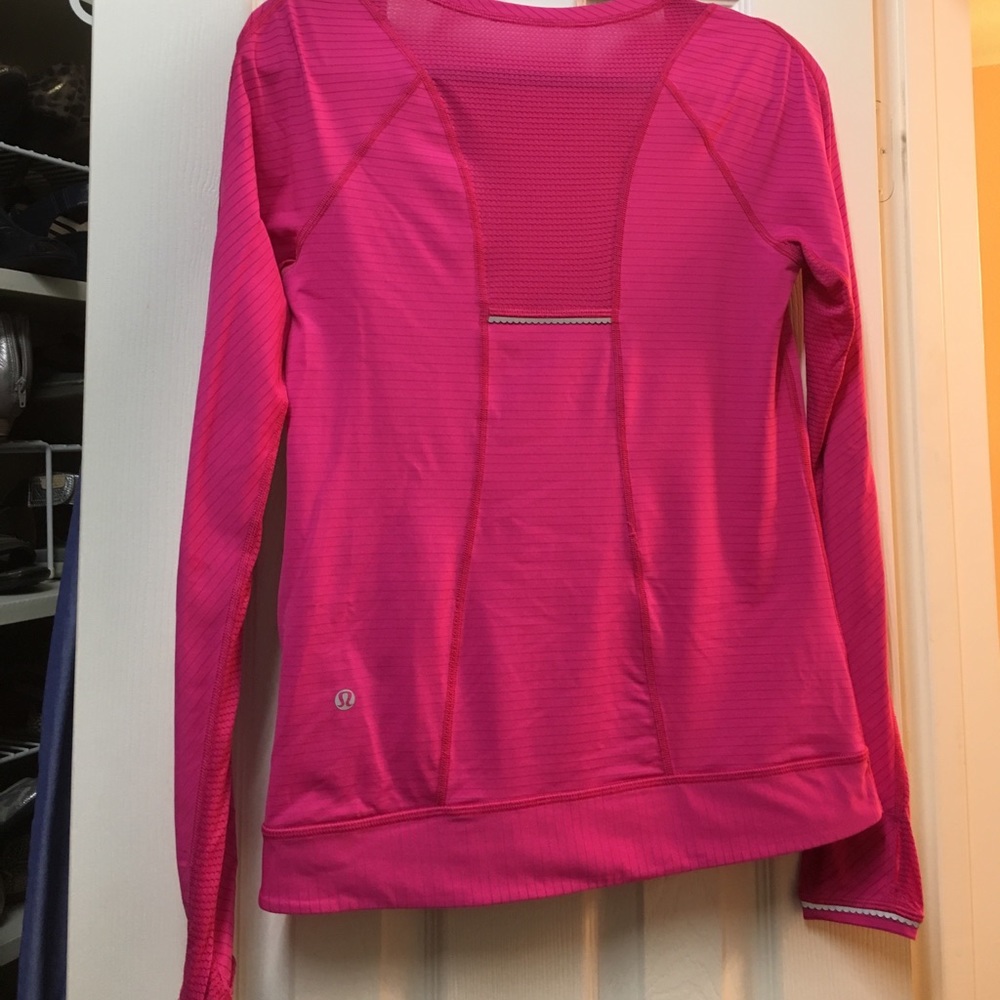Lululemon fuschia Top