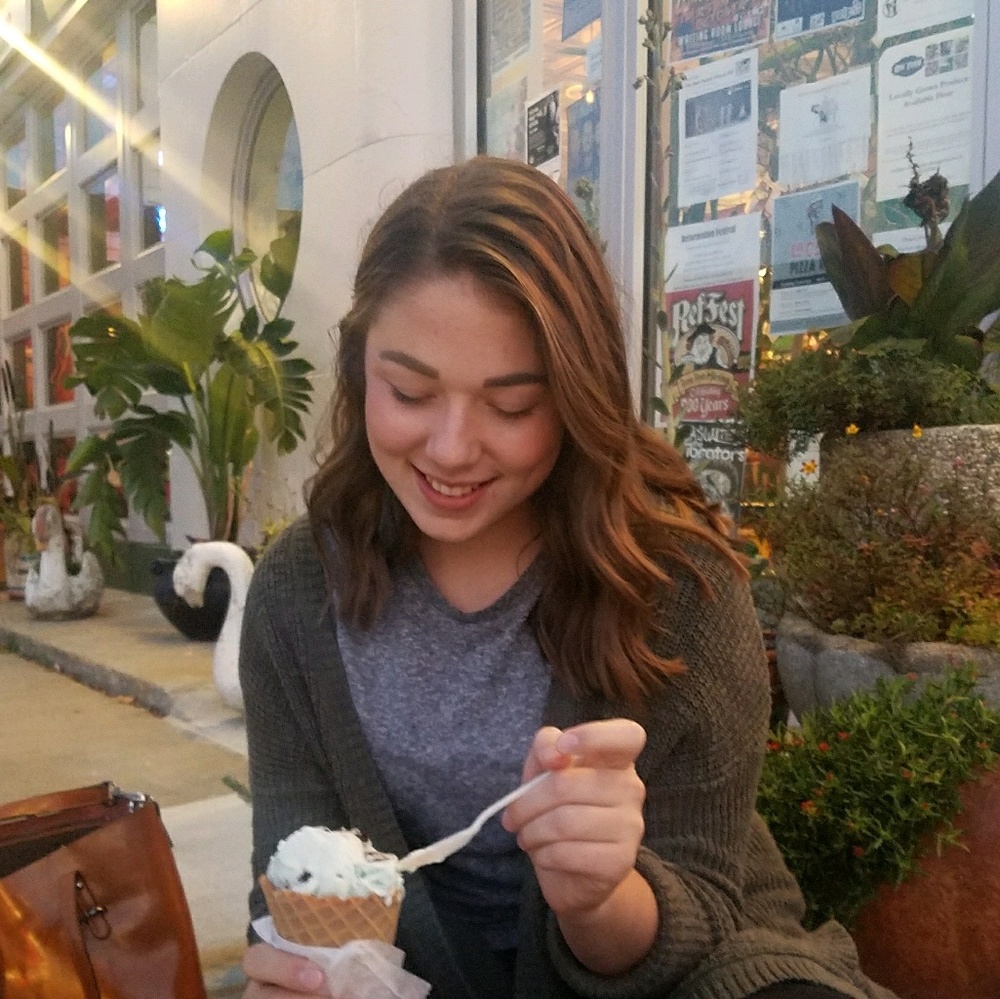 Meet your Posher, Katelyn