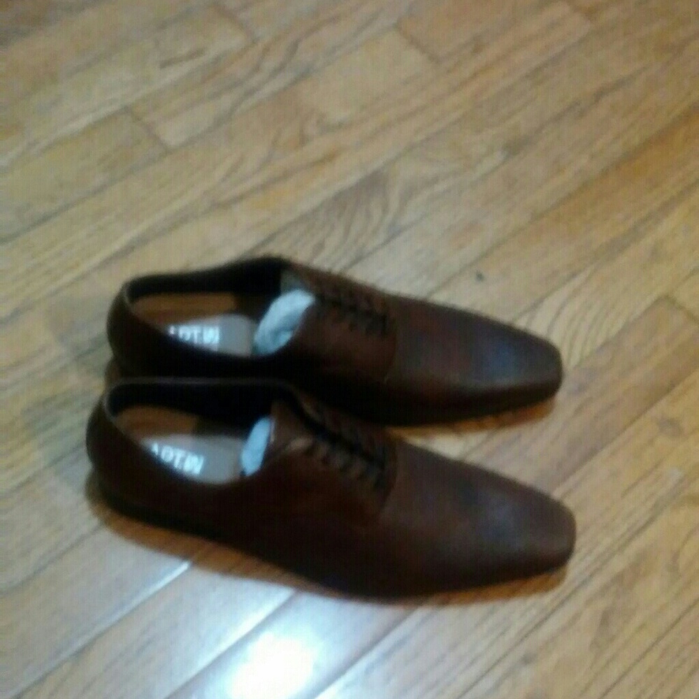Mens 10.5 Apt 9 brown oxford memory foam shoes.