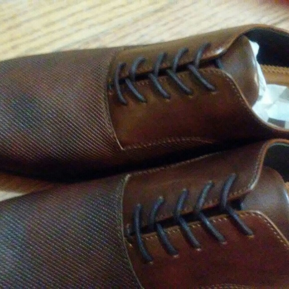 Mens 10.5 Apt 9 brown oxford memory foam shoes. - Picture 2 of 4