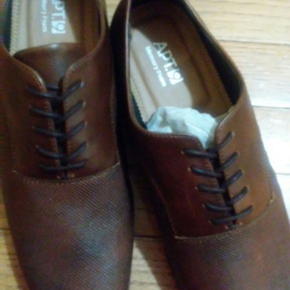 Mens 10.5 Apt 9 brown oxford memory foam shoes. - Picture 3 of 4