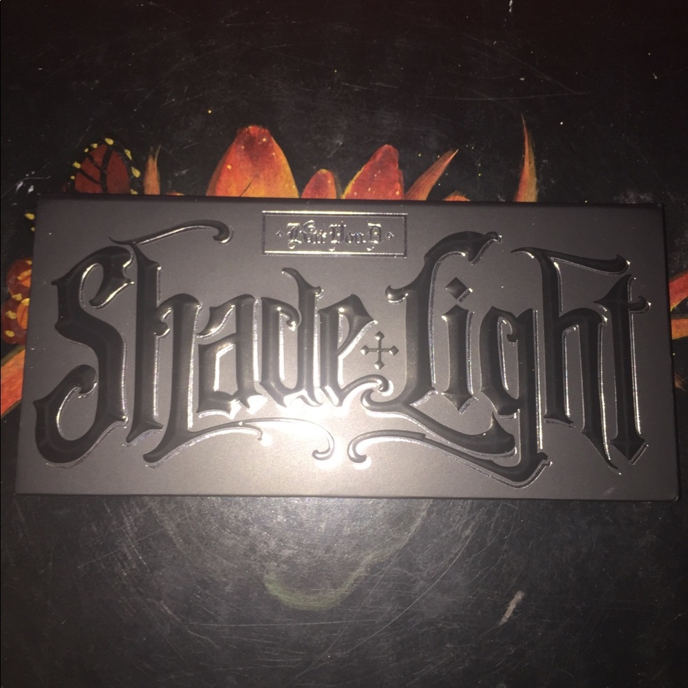 Kat Von D Shade + Light Face Contour