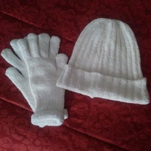 🎁 Gifted🎁Soft Hat & Gloves: BUNDLE ME...