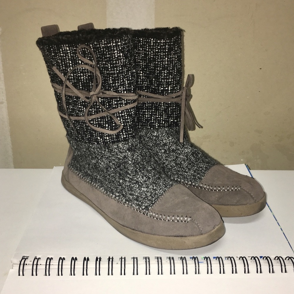 Madden Girl Sweater Booties EUC 🐺