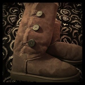 Gray Uggs tall