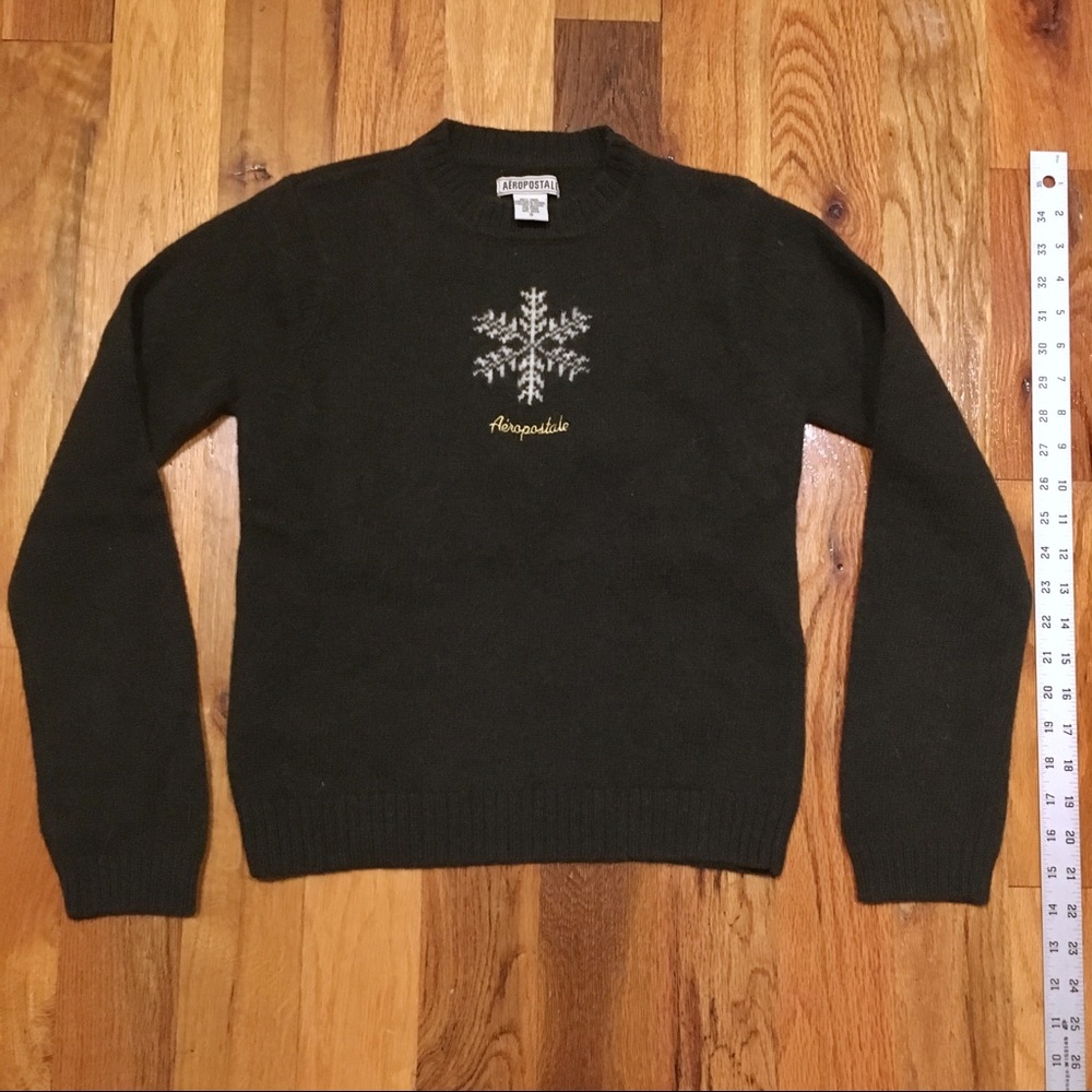 NWOT 100% Wool Sweater green snowflake aero