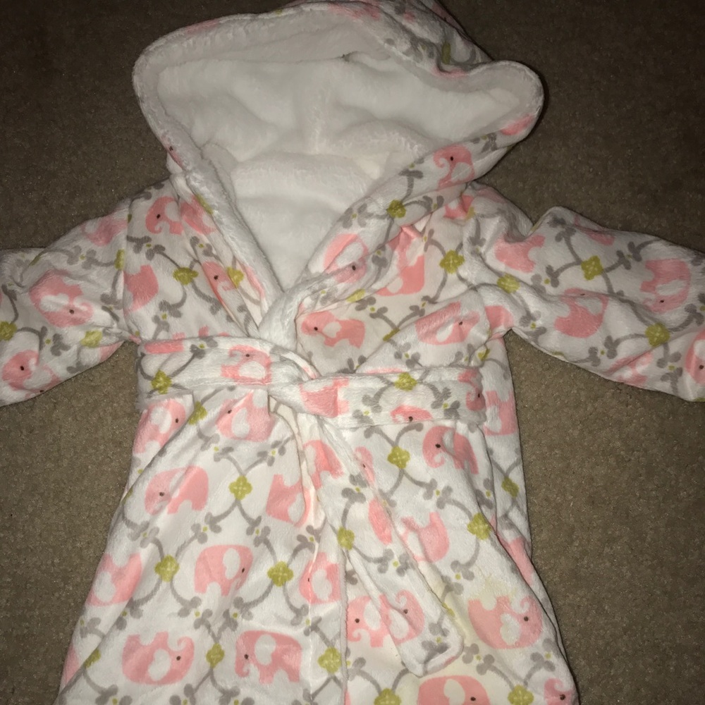 Bath robe! Never worn