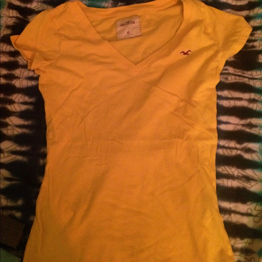 Hollister tshirt