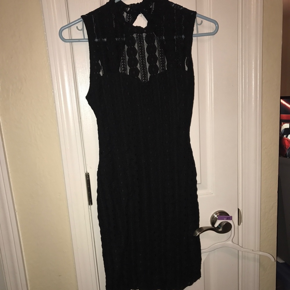 Keyhole back lace dress
