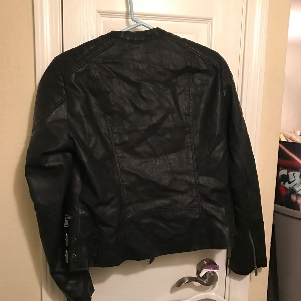 Fake leather jacket - Picture 2 of 2