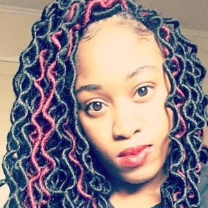 Meet your Posher, Kay ka'mel