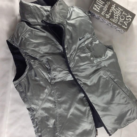 nike women's reversible vest