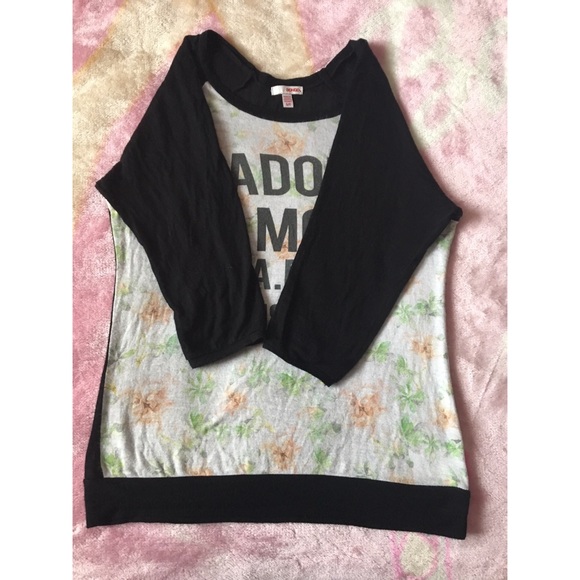 🌺✨ Flower half sleeve tee ✨🌺 - Picture 3 of 4