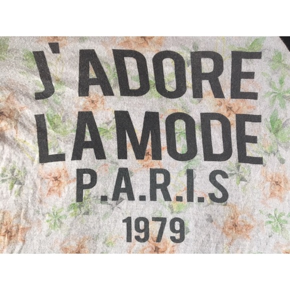 🌺✨ Flower half sleeve tee ✨🌺 - Picture 4 of 4