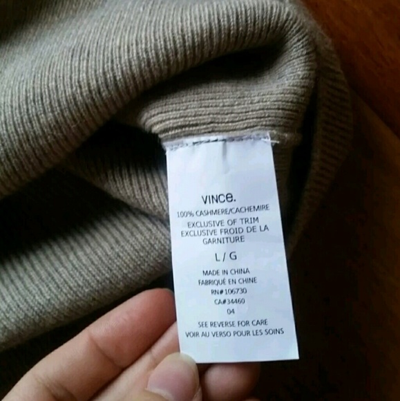 ♦️SOLD♦️SPLIT CUTOUT BACK 100% CASHMERE SWEATER - Picture 8 of 8