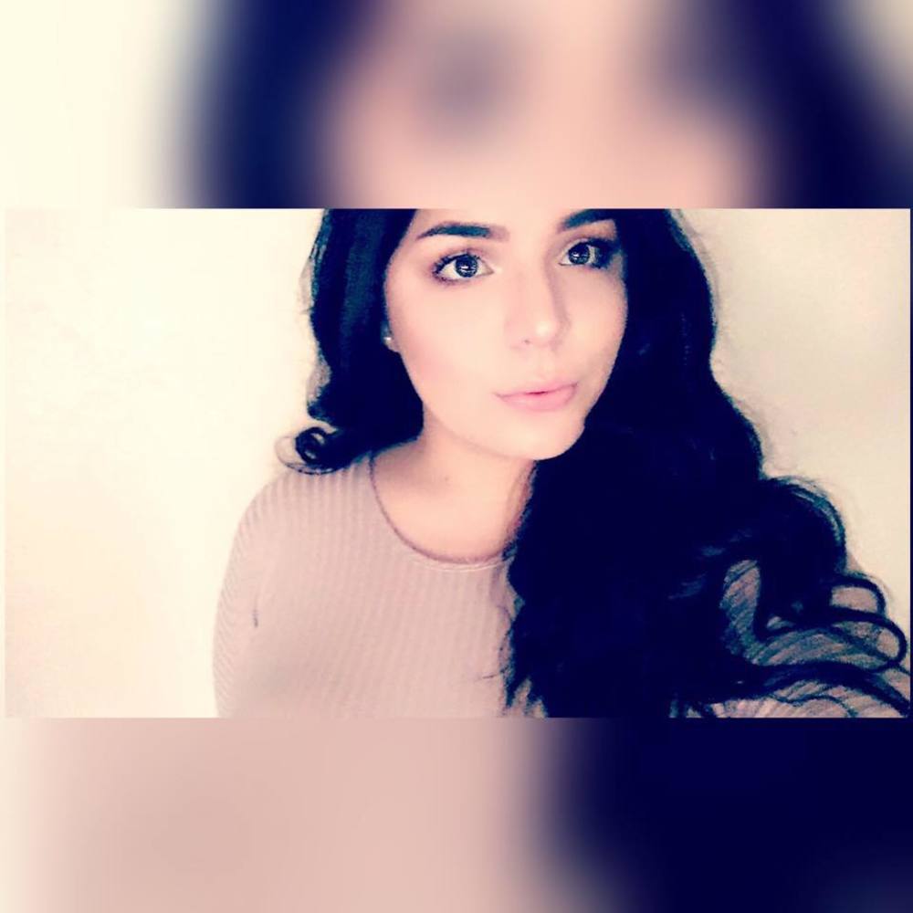 Meet your Posher, Desiree
