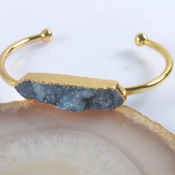 Jewelry - Beautiful and rare boho agate stone druzy bangle!