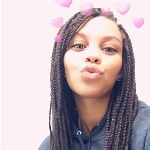 Meet your Posher, Raesha